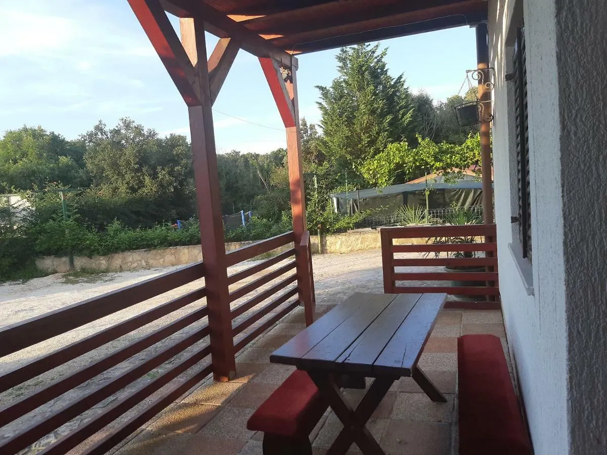 Dianaville Banjole Bed & Breakfast