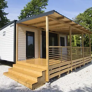 4* Kompleks wypoczynkowy Sunny Mobile Homes Bijela Uvala