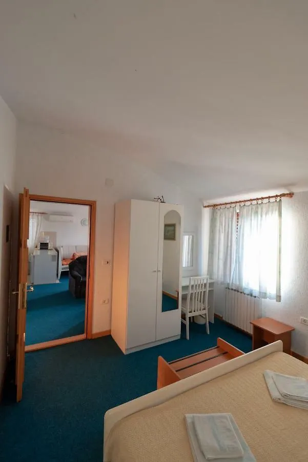 Bed & Breakfast Dianaville Banjole Kroatië