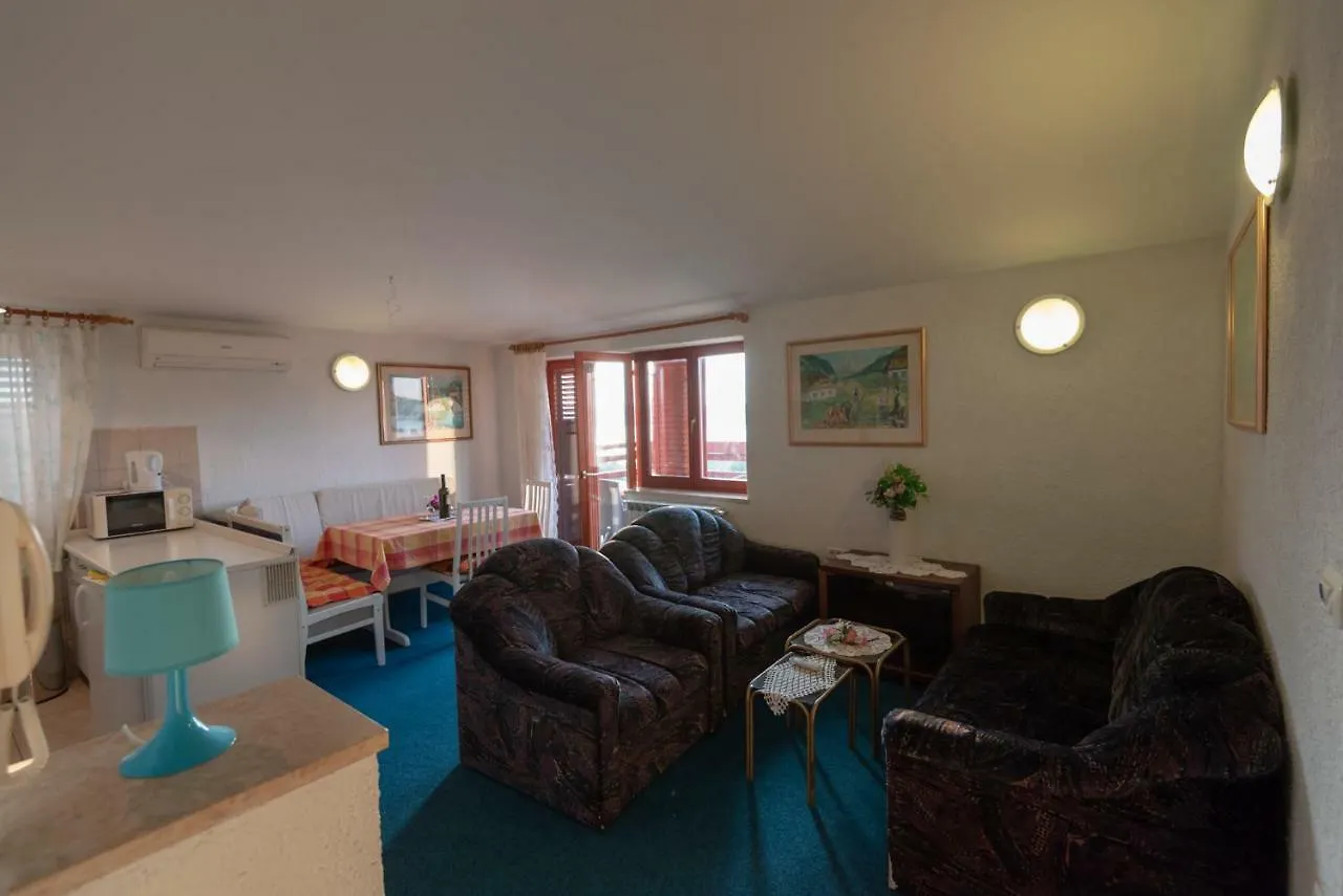 Bed & Breakfast Dianaville Banjole